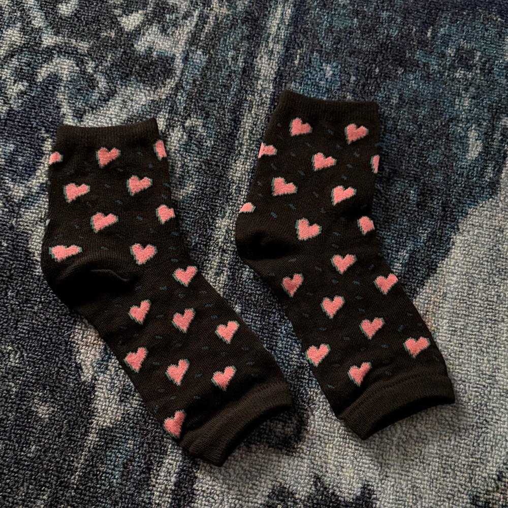 Leg warmers with pink hearts